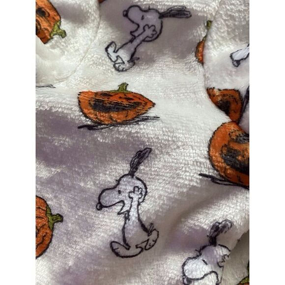 Peanuts SNOOPY Charlie Brown Halloween Trick Or Treat Velvet DOG PAJAMAS Size S - Picture 11 of 14